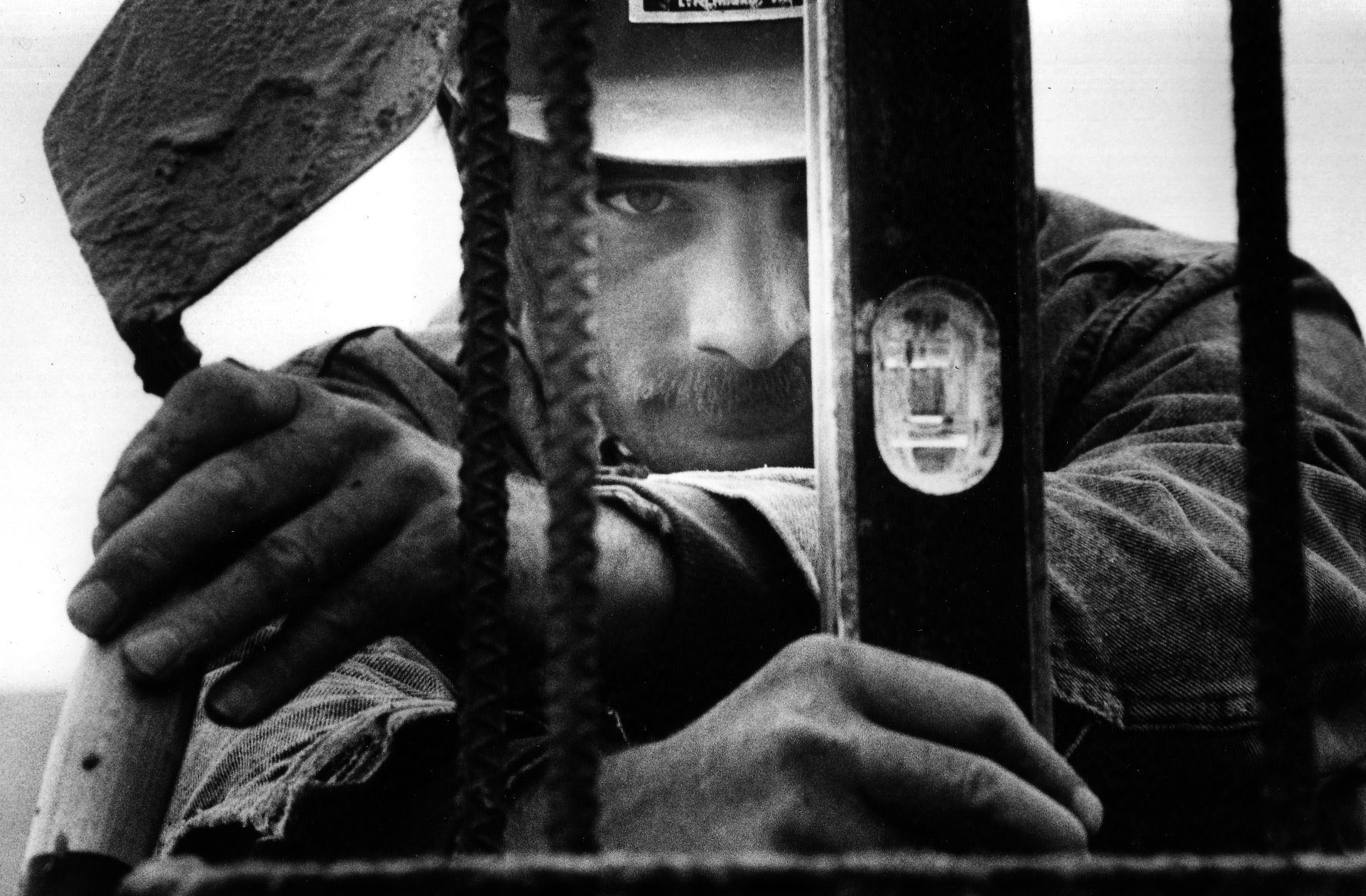 1991-02-08 Bricklayer